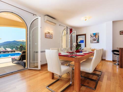 Holiday Home Veprinac