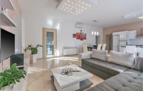 Holiday Home Zminj 57