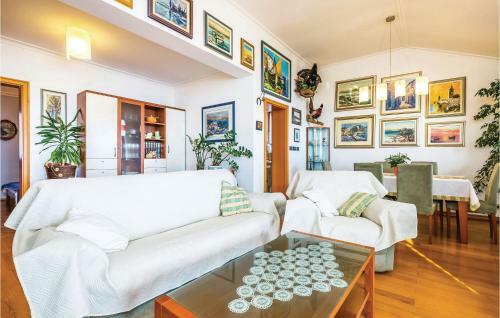 Apartment Kolavici III