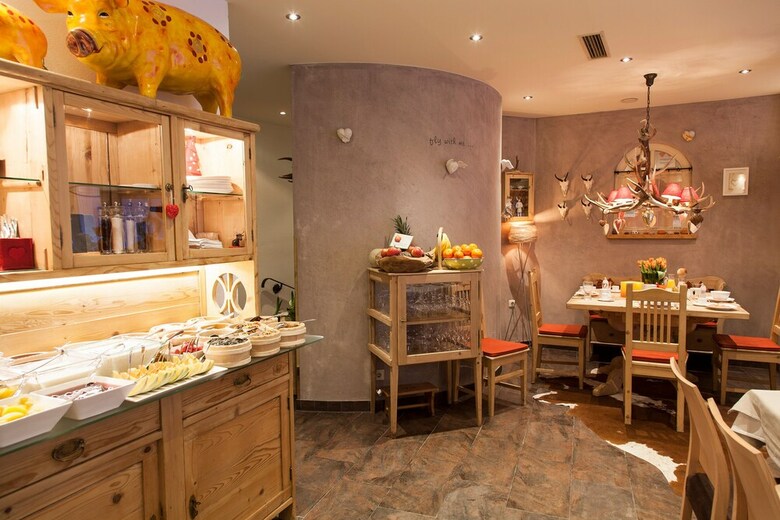 Hotel Am Dorfplatz Suites - Adults Only