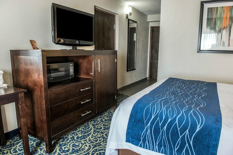 Hotel Comfort Inn & Suites
