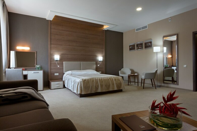 Ovis Hotel