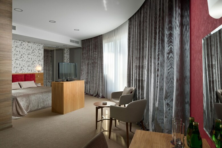 Ovis Hotel