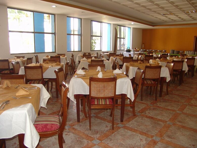 Hotel Palmarena Plaza