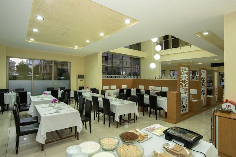 Santa Marina Hotel