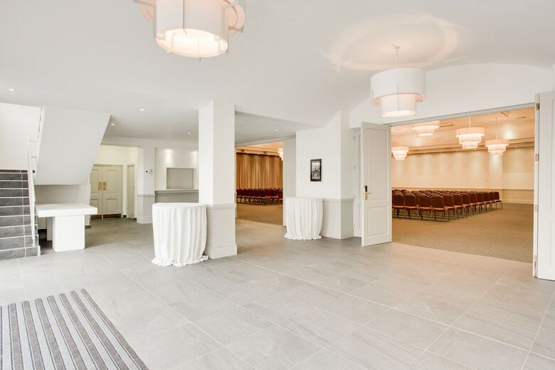 NH The Lord Charles Hotel