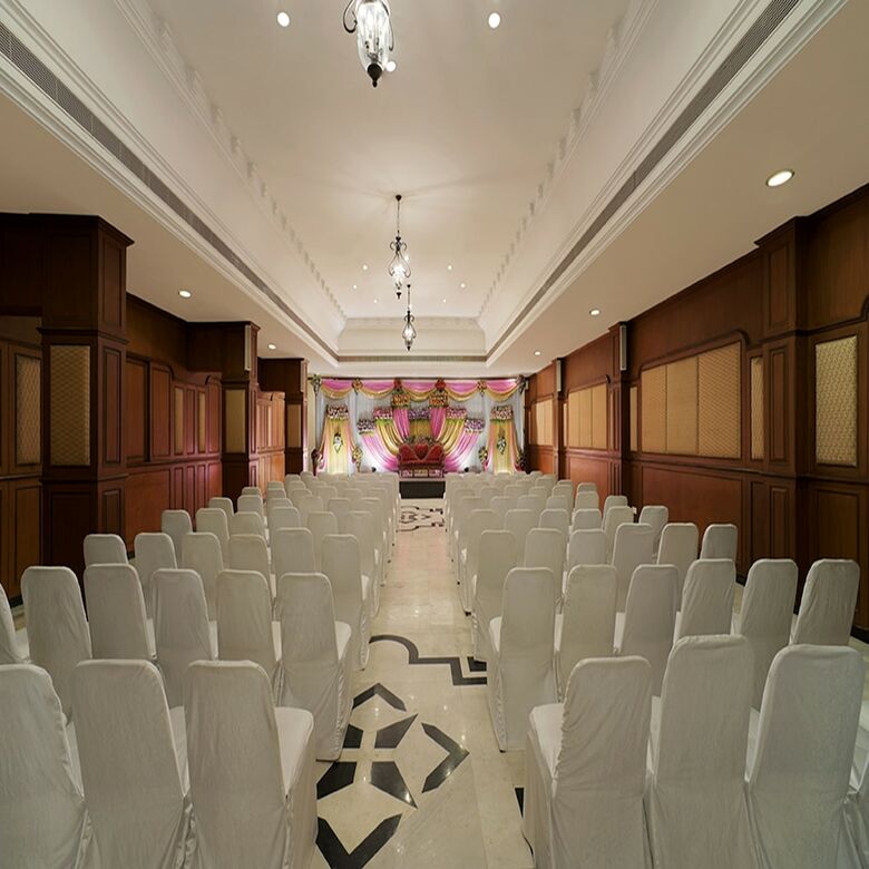 Hotel Radha Regent