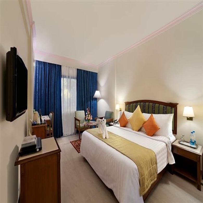 Hotel Radha Regent