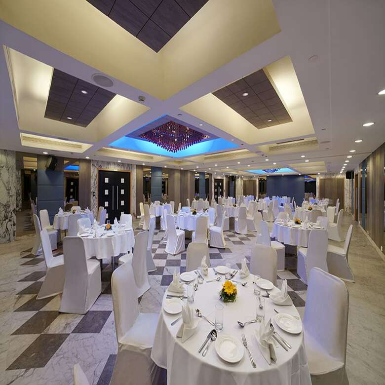 Hotel Radha Regent