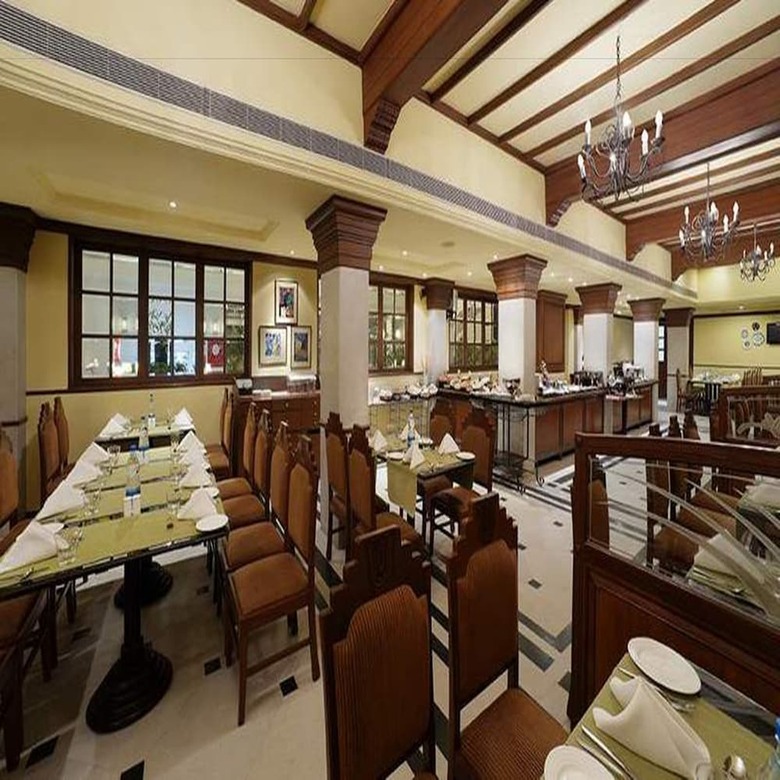 Hotel Radha Regent