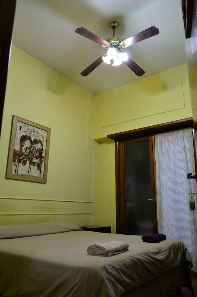 Hostal Garden House Hostel
