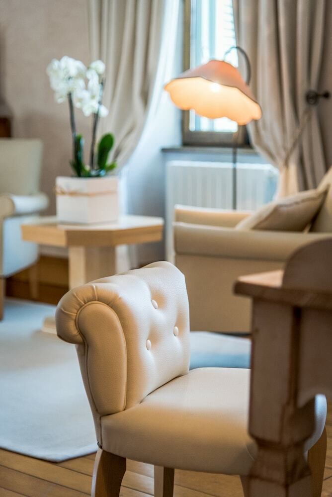 Hotel Ch�teau de La Tour Du Puits