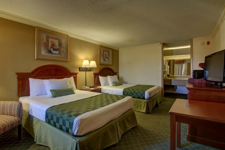 Hotel Ramada By Wyndham Macon