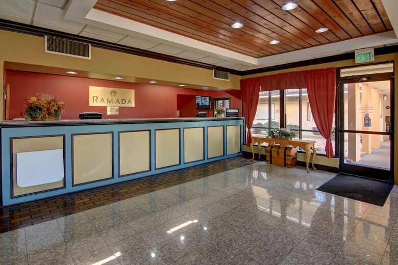 Hotel Ramada By Wyndham Macon