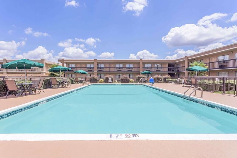 Hotel Ramada By Wyndham Macon