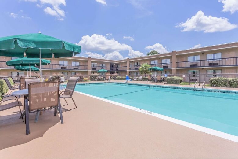 Hotel Ramada By Wyndham Macon