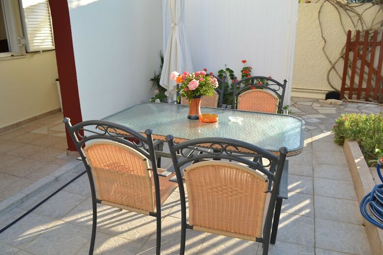 Kastro Apartments