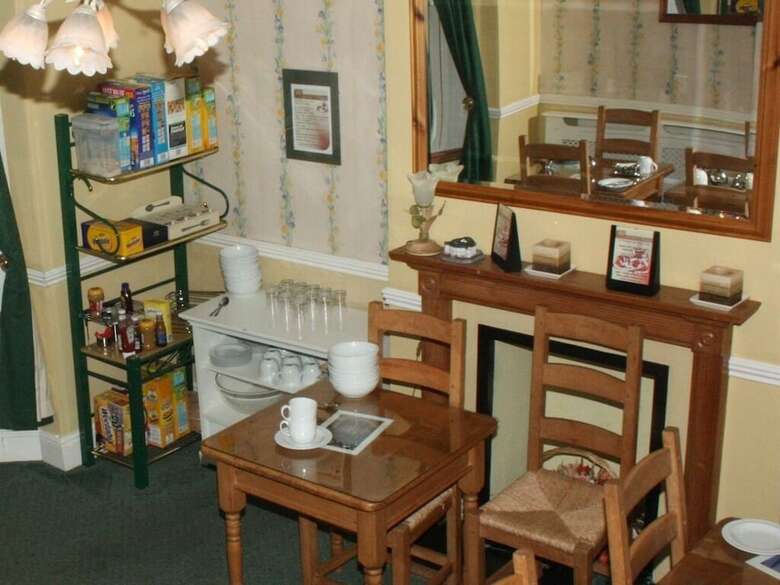 Bed & Breakfast Quilt & Croissants
