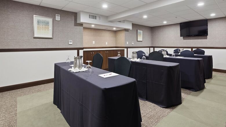 Best Western Premier Detroit Southfield Hotel