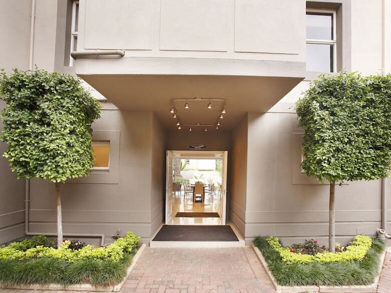 Aparthotel The Capital Villa