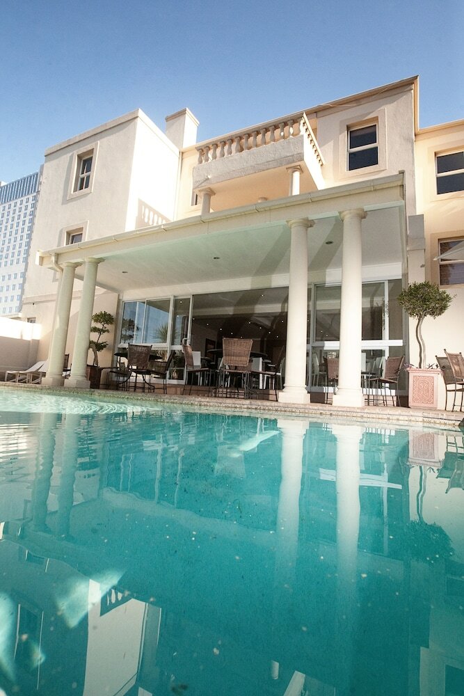 Aparthotel The Capital Villa