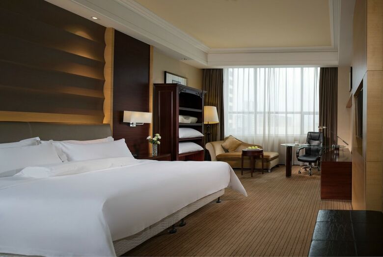 Venus Royal Hotel (New Int'l Exhibition Center)