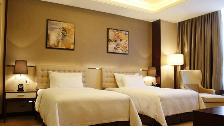 Venus Royal Hotel (New Int'l Exhibition Center)
