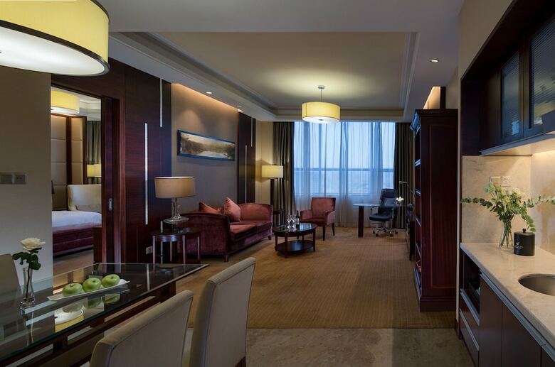 Venus Royal Hotel (New Int'l Exhibition Center)