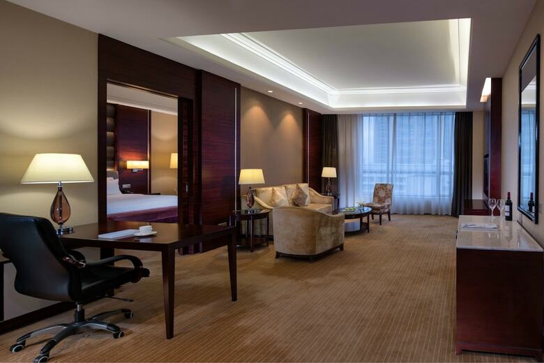 Venus Royal Hotel (New Int'l Exhibition Center)