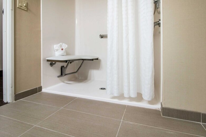 Hotel Comfort Suites Linn County