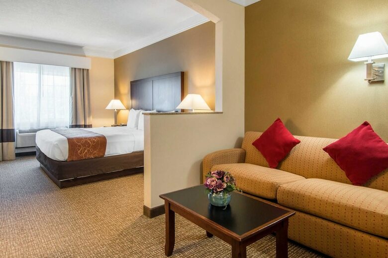 Hotel Comfort Suites Linn County