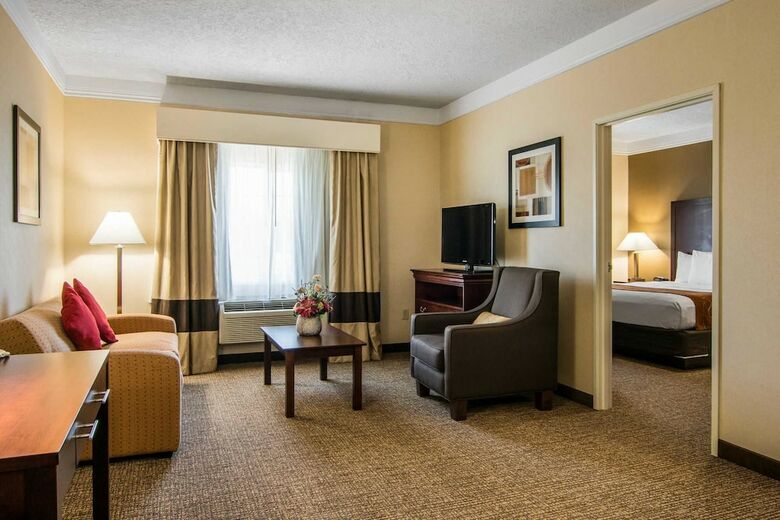 Hotel Comfort Suites Linn County