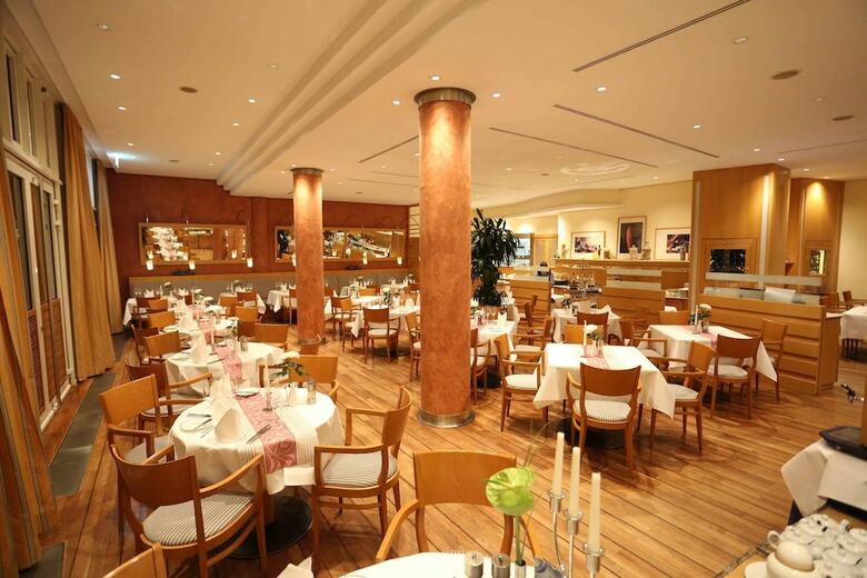 Strand-hotel H�bner