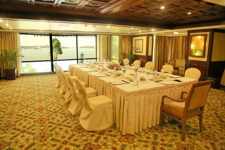 The Gateway Hotel Marine Drive Ernakulam