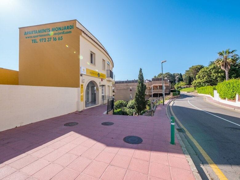 Apartaments Ar Monjard�