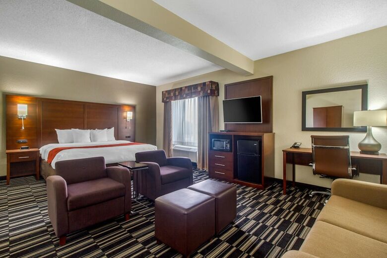 Hotel Comfort Suites