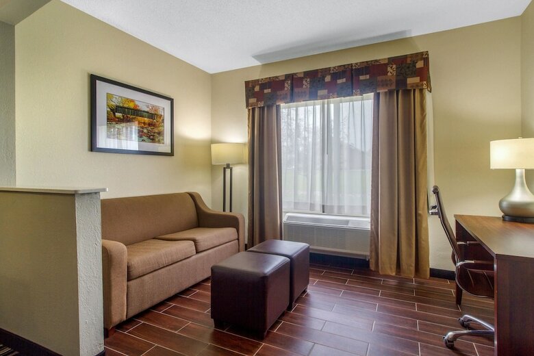 Hotel Comfort Suites