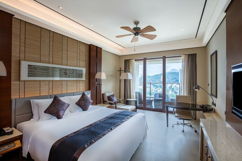 Hotel Crowne Plaza Sanya City Center