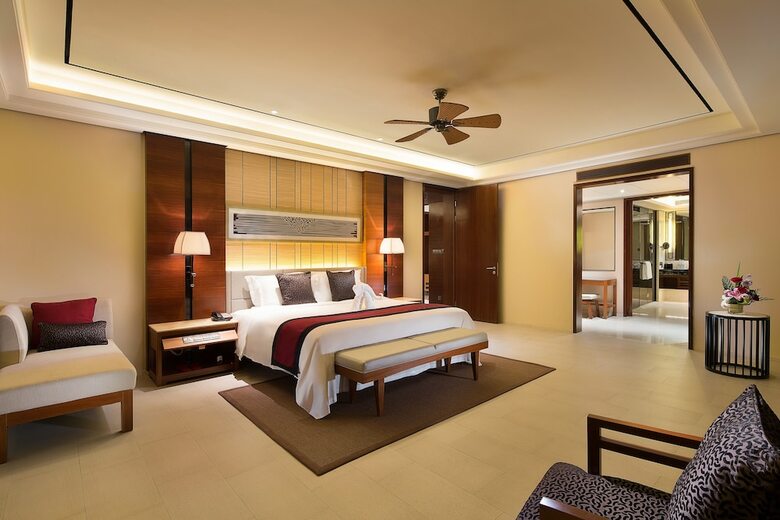 Hotel Crowne Plaza Sanya City Center