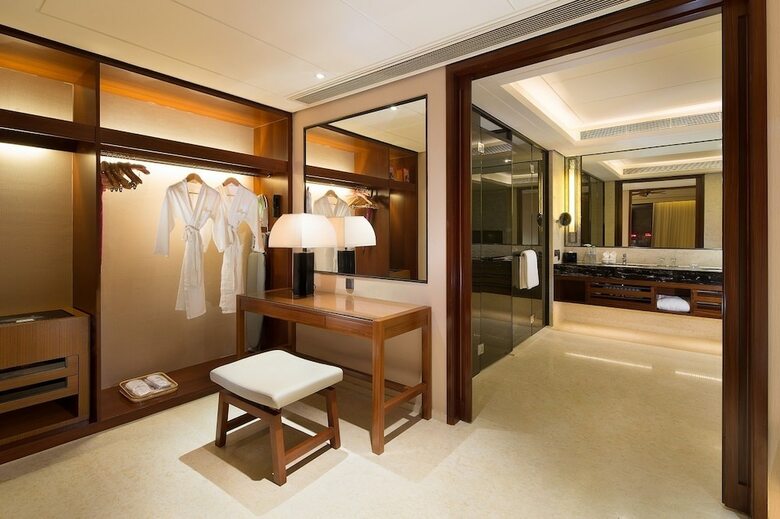 Hotel Crowne Plaza Sanya City Center