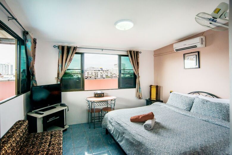 Hotel Pattaya Holiday Lodge