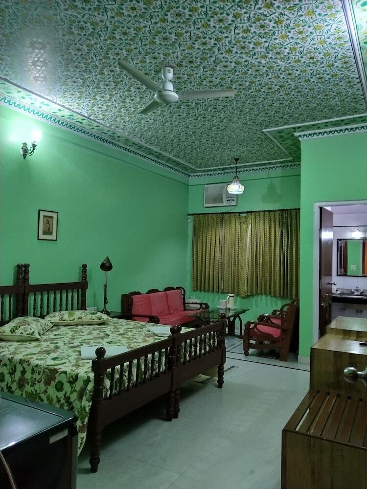 Hotel Anuraag Villa