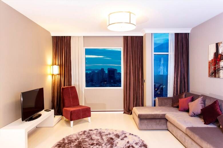 Aparthotel Flora Suites