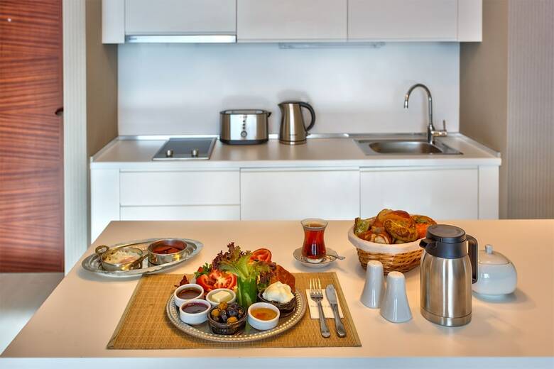 Aparthotel Flora Suites