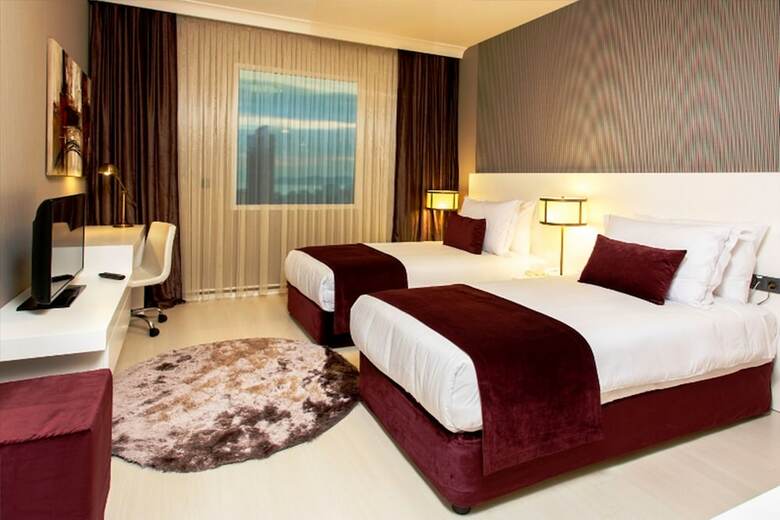 Aparthotel Flora Suites