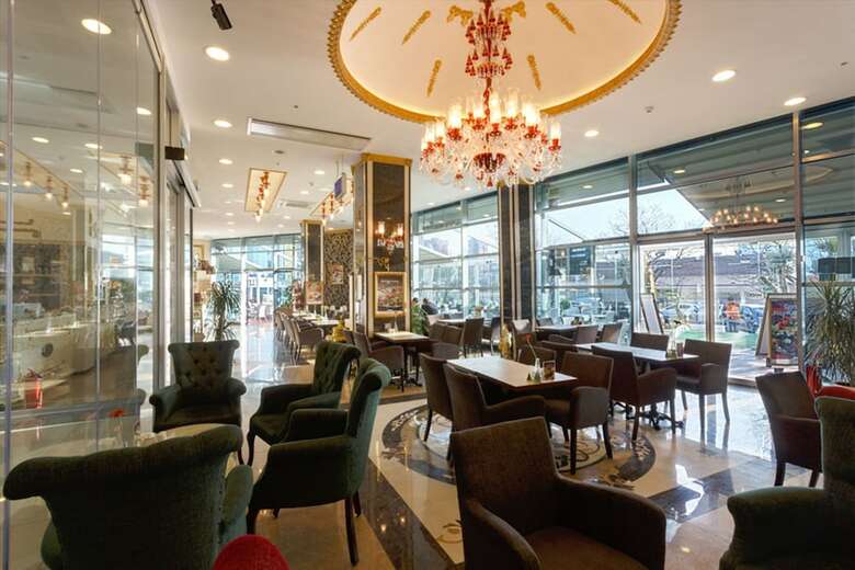 Aparthotel Flora Suites