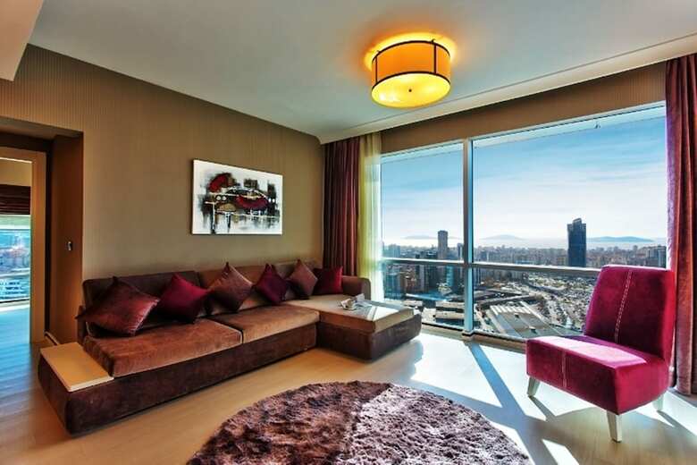 Aparthotel Flora Suites
