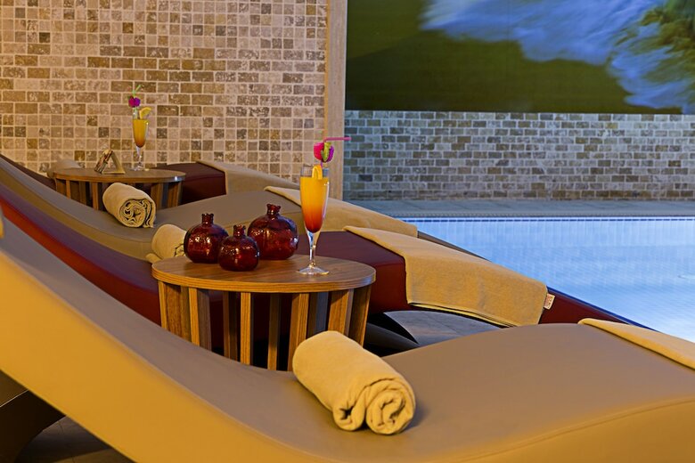 Ramada Hotel & Suites By Wyndham Istanbul Atakoy