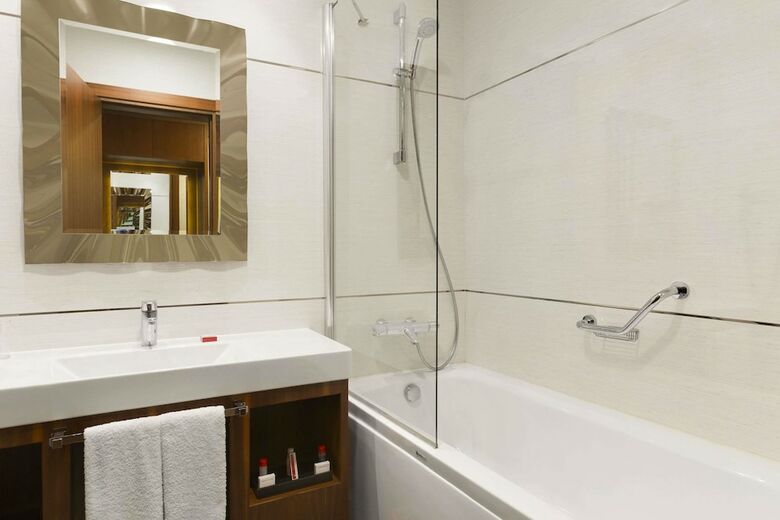 Ramada Hotel & Suites By Wyndham Istanbul Atakoy