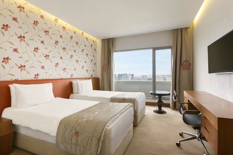 Ramada Hotel & Suites By Wyndham Istanbul Atakoy